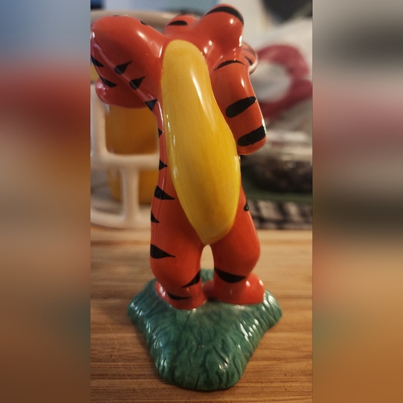 Disney Vintage Tigger Figurine - Picture 3 of 5